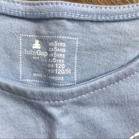 3/$25🦊NWT GAP Long sleeve T - Picture 2 of 3